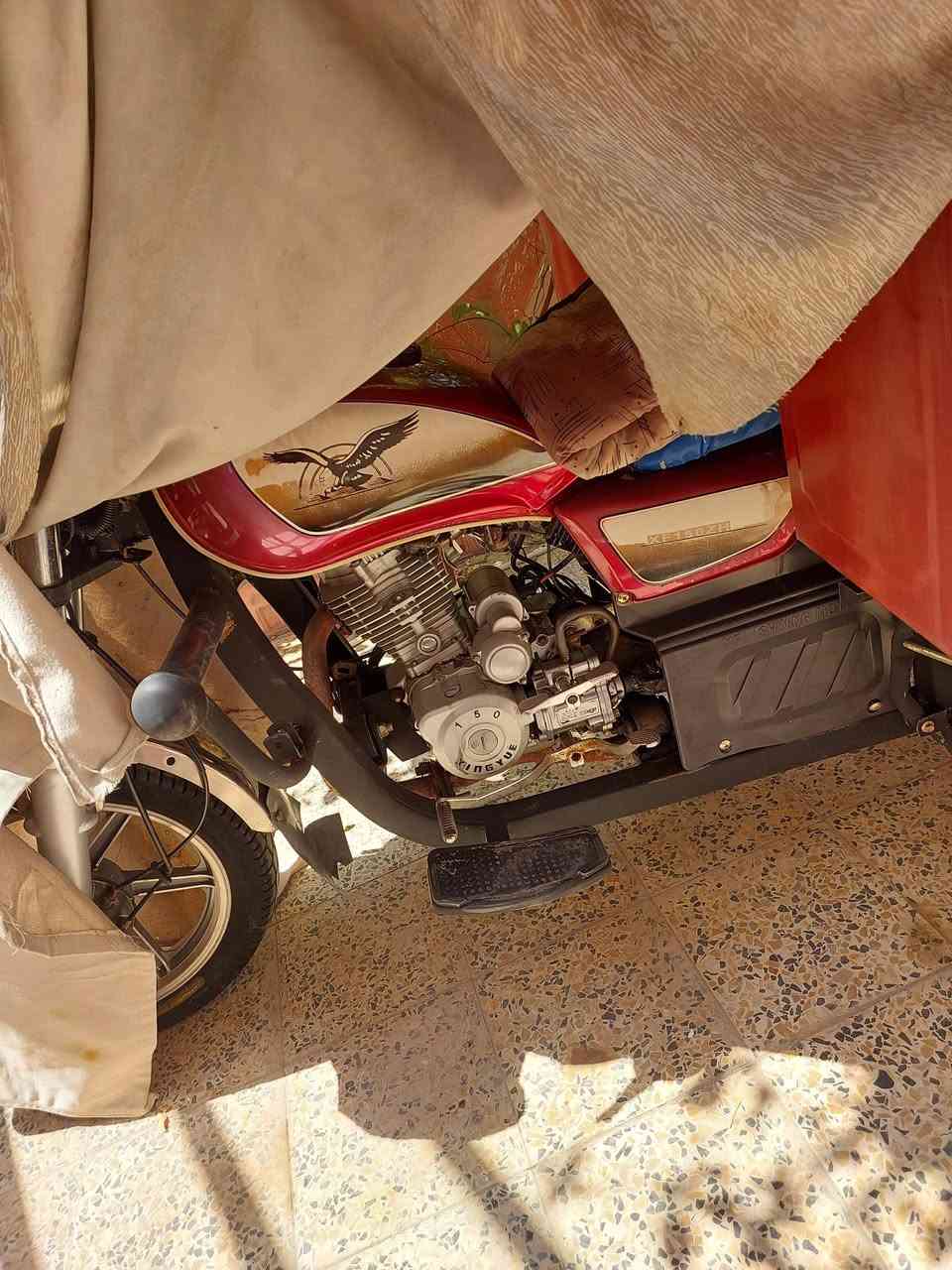 ستوته للبيع موديل ٢٠١٤
احمر نثيه
رقم وسنويه لحد ٢٨
للتوضيح اتصل 
***********
