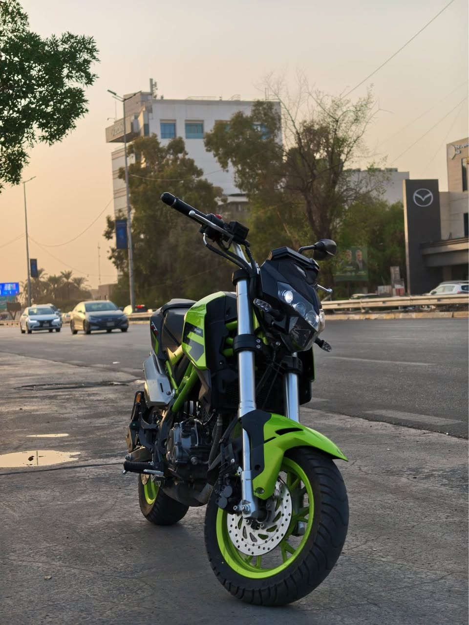 السلام عليكم 
بينليbenelli tnt135 موديل 2025 للبيع 
ماشية ٥ الف فقط يعني حالها حال الجديدة 
مرقم اربيل ب اسمي لوحات اثنين موجودات 
مفاتيح اثنين موجودات 
الدراجة نظيفة وموضح بالصور كلشي بيها 
اللون الاخضر سعر الجديد 3,950,000 وموجود العقد مالتها مالك اول 
بيع فقط بسعر 2,850,000  💵 وبيها مجال
مكاني بغداد الجادرية 📍
*********** رقم موجود واتس اب 📞
سبب البيع سفر بغداد, العراق
