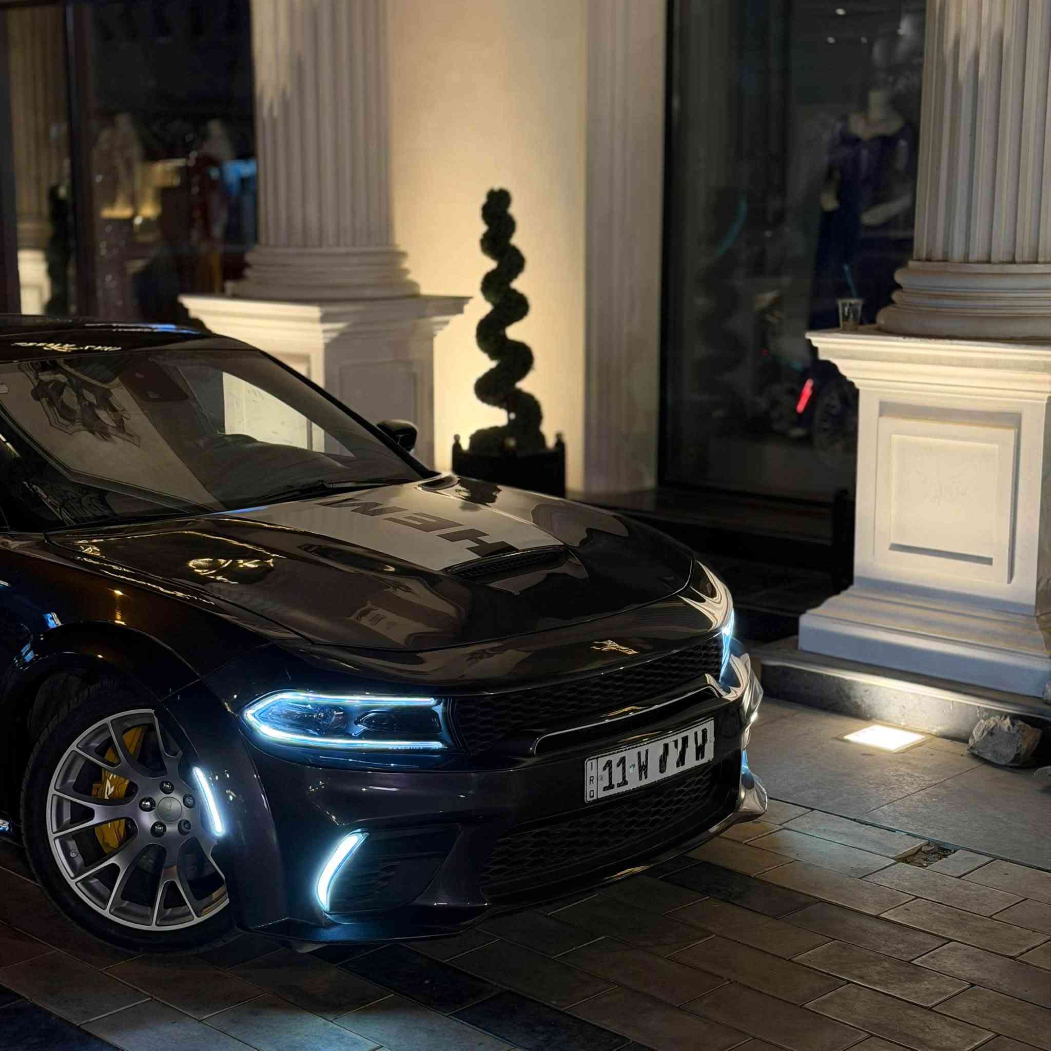 جارجر سكات باك 2023 وايد بدي السمينة
النداء الاخير 
المواصفات : 
فتحة 
رادار جانبي 
رادار امامي
شاشة carplay
بصمة
حساسات خلفية
ستيرن كهرباء
كاميرا خلفية
خزن ميموري للكراسي
كراسي تدفئة و تبريد
تدفئة ستيرن
تشغيل عن بعد
شفتات ستيرن
سستم هارمن
مود eco و normal و sport و track
تحكمات ستيرن
جلد و مخمل
كرسي كهرباء
قطعتين تبريد
ويل SRT
فجوج بريمبو 
ماشية 15 الف 
وباقي مواصفات الفول 

محرك 8 سلندر 6400 بلادي حتى حجر البيئة مالتة
لا برمجة ولا شي

صبغ 5 قطع 
سونار عندي

سعرها 233 
للبيع او مراوس شعندك راسلني 

مكان السيارة بغداد 
***********
