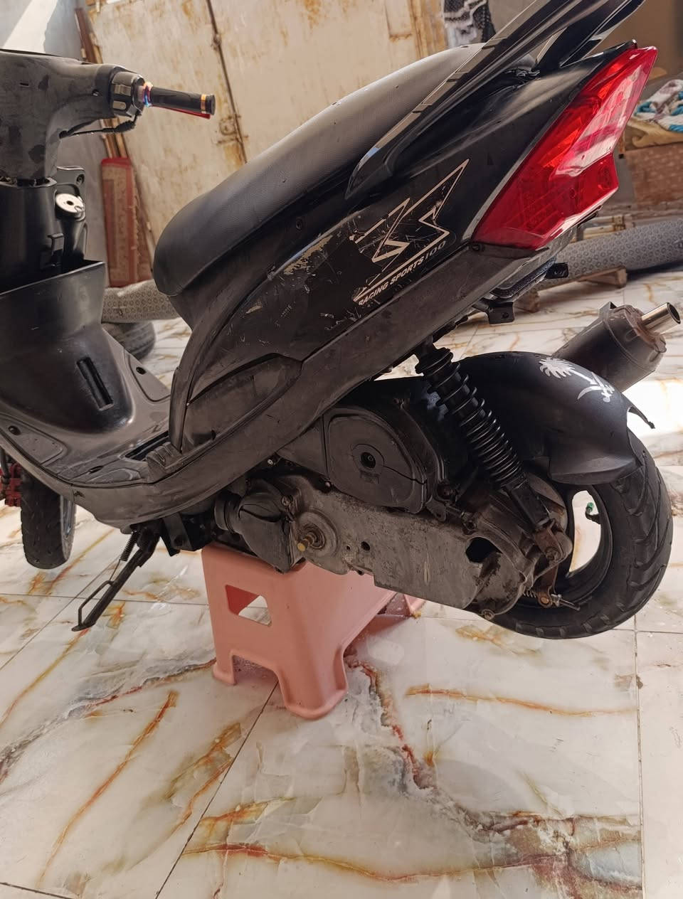 سلام عليكم ماكس عدله للبيع بيهه نقوصات صفحت الهندر مكسوره كهربائيات شغاله مفتوحه الدراجه مكانهه تنومه دراجه كلش حلوه بس مهموله ماعندي فلوس ارتبهه يرادلهه كلجات 
***********
