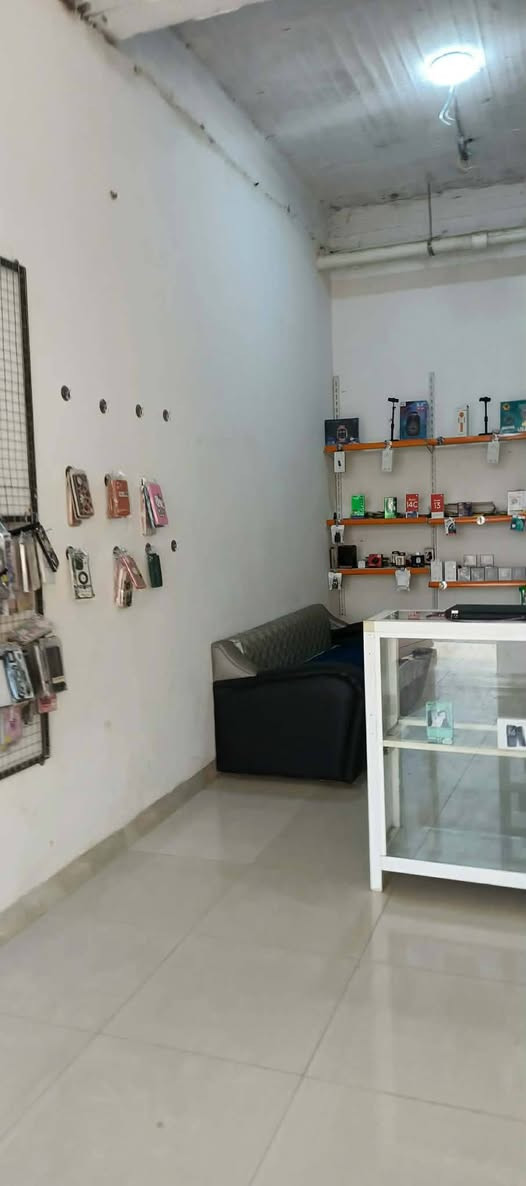 محل موبايلات للبيع الاغراض بسعر الجمله واقل من الجمله ***********
