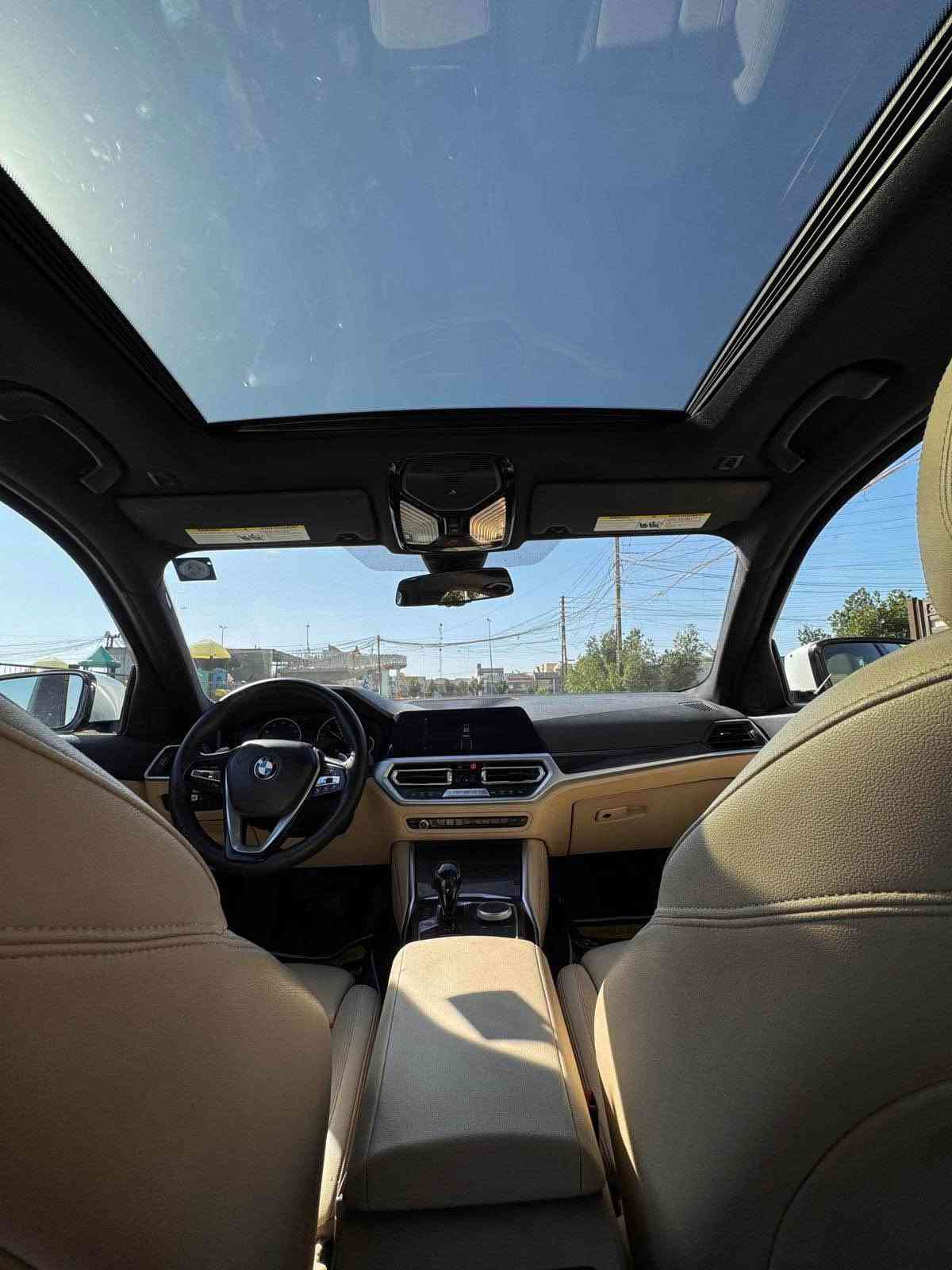 السلام عليكم
BMW 330i
بي ام
2020
فئة 330 I
حادث جاملغ خلفي وصندوك وجاملغ خلفي ايسر كلير 
لغد وشواصي وايرباك مكفول
كير ومحرك وتيربو مكفول
السياره نظيفه اقرب للجديده
ماشيه 50 الف
سلايد
رادار امامي
مانع تصادم
كراسي كهرباء
وبعد مواصفات السياره المعروفه
عليها ادامة كاملة بدون اي نواقص 
بأسمي السياره 
السعر 197$
مكان السياره بغداد اليرموك
***********
د.علي بغداد, العراق

نص مكتوب في الصور:
- المجمع الملكي رويال ستي ROYAL CITY Baghdad, Iraq