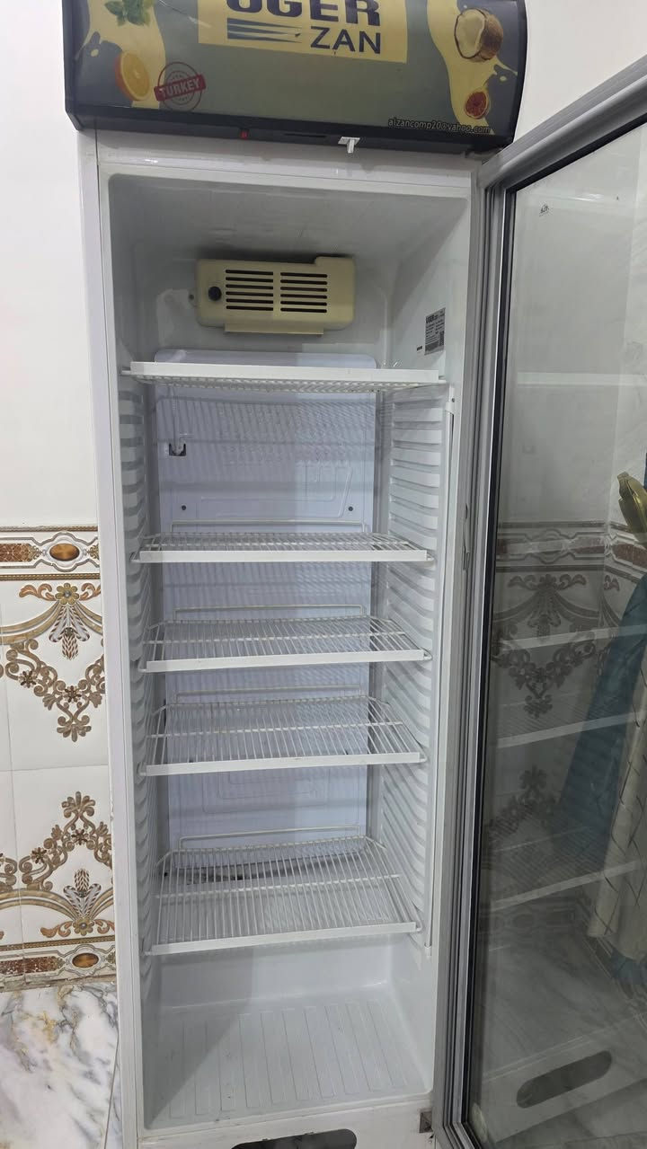 براد عارضه للبيع السعر ٣٠٠ وبي مجال عنوان حله ورديه خارج رقم موبايل ***********
