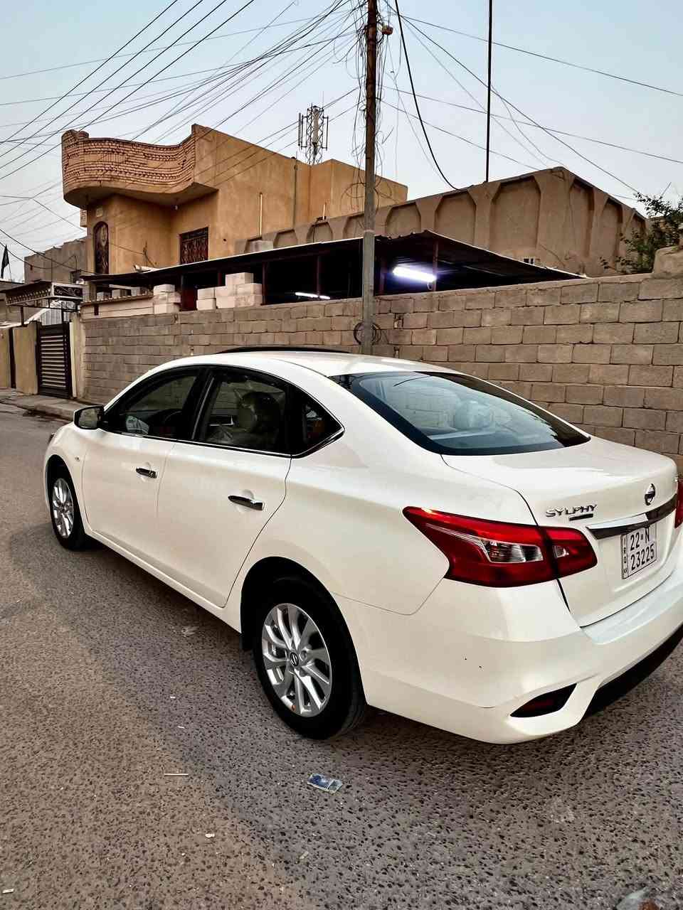 نيسان سنترى موديل ٢٥ 
فول مواصفات 
داخل بيجي
سياره زيرو ماشيه ٢٠٠٠ فقط
أربيل بسم شركه تحويل أو وكاله
كفاله عامه من كلشي من الرصعه والزلغ يعني كسر كارتون بعدها بحاله الوكاله
السعر ١٤٠
تلفون ***********
العنوان البصره الابله
