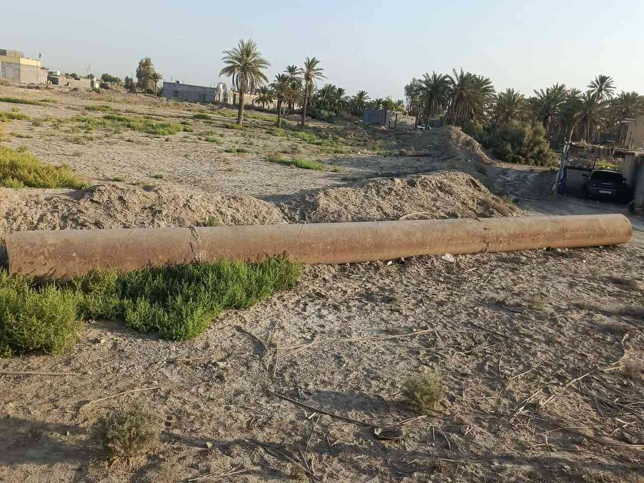 بوري حديد الطول 15 متر والعرض متر حديد خالص المكان ناصريه ***********
