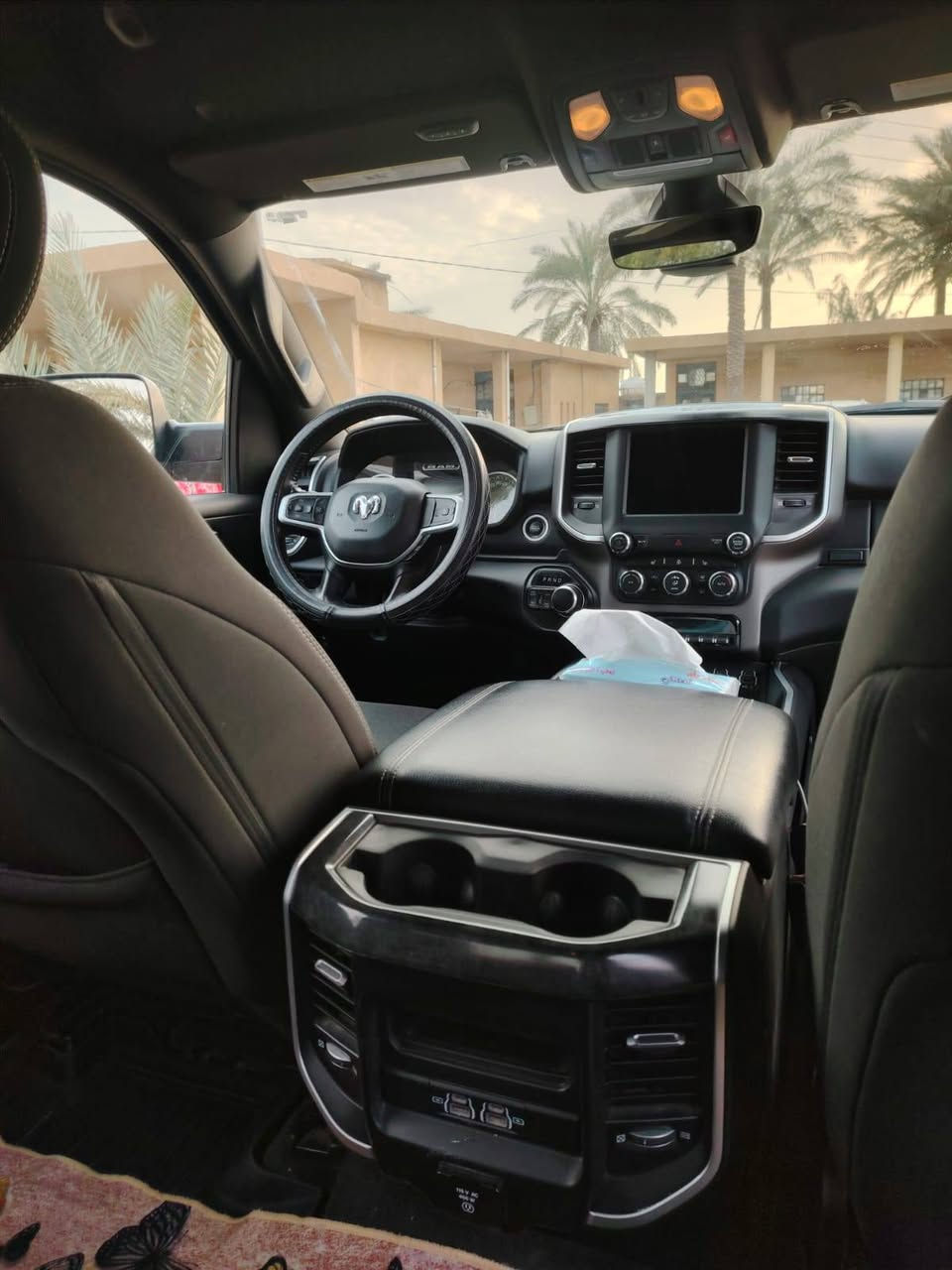 رام (RAM 1500) بك هورن - لون فيلي مميز
الموديل: 2022

الممشى :65000km

الفئة: بك هورن (Big Horn) مع مظهر Night Edition الرياضي المطفأ

رقم السيارة: أربيل (تحويل مباشر) 

​📋 المواصفات والتفاصيل الأساسية:

​المحرك: هيمي (HEMI V8) بسعة 5.7 لتر، يولد قوة 395 حصان (قوة وعزم جبار مع نظام اقتصاد الوقود eTorque لزيادة الكفاءة).

​ناقل الحركة (القير): أوتوماتيكي من 8 سرعات (تحويل بنظام القرص الدائري الذكي).

​نظام الدفع: دفع رباعي (4x4) مع خيارات تحكم كاملة للطرق الوعرة والسريعة.

​اللون الخارجي: لون فيلي (Steel Gray) مميز وأنيق، مع شباك أمامي ولمسات رياضية باللون الأسود المطفأ.

​الغرفة والداخلية:  (Crew Cab) واسعة جداً، مقاعد مخمل مخيطة باللون الأسود بحالة مميزة جداً.

​✨ الإضافات والميزات الخاصة بالسيارة:

​شاشة وسطية تدعم نظام Uconnect الحديث مع بلوتوث وأنظمة اتصال الهواتف الذكية.

​حساسات كشف النقاط العمياء (Blind-Spot Monitoring) مدمجة بالمرايا الجانبية.

​نظام تدفئه للستيرن والمقاعد الاماميه  

​كونسول وسطي ضخم يحتوي على منافذ شحن سريعة متعددة (USB و Type-C) مع منفذ كهرباء منزلي 115V خلفي.

​مقود جلد مطرز يحتوي على تحكم كامل (مثبت سرعة، أوامر صوتية، والتحكم بشاشة العدادات).

​دواسات جانبية (Side Steps) بلون أسود مخصص.

​

مكان السيارة (صلاح الدين)

للاستفسار الاتصال على الرقم(***********)
