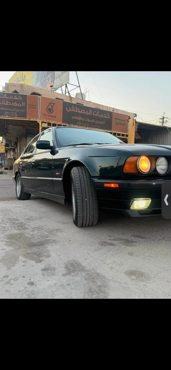 525iالماني* 🇩🇪

 الهم صلى على محمد والً محمد🧿
BMW 525 مسكر فانوس🥇
مكينة وكير 🆕 خير من الله 

1-سلايت روف 3💎

2 -أربعه جام كهرباء ⚡️ 

3-موديل سياره 1991اصل وفصل

4-رقم جديد انكليزي  وسنويه باسمي😇

5 -تبريد ثلج ❄️ حماوه جوة نص بشعرة لبي ام معروف بعد 

6-غرفه جلد ابيض  مع بطاين ابواب 🤍🤍

7-ايرباكات سلميه بالدشبول وبالدركه 🎈 

8-سياره بدون اي ضرر لاكص ولا ضربه فقط 
صبغ جماليه ومكفولة من شرعيات💎

9-لون اخضر زيتوني💚 غير محدد

10-كهربائيات كلهة شغالة بلادي  ✅

11-سنتر لوك شغال بلادي 🔐

12- ضفيرة بلادية زلغ مابيهة وماكو اي جطل 

13-باتري جديد 🔋+تخم تاير جديد 

14-بردة خلفية 📜كهرباء 

15-سيارة متعوب عليهة ب معنى الكلمة 

16-كلشي اكو بالسوگ حتا ب20 ورقة
لمو شراي لا تواعد جذب وتخليني  
احذف المنشور رجآ…. 

17-السعر 83 وبيهة مجال

رقم الهاتف ☎️***********

الموقع 📍بغداد الزعفرانية 👉
