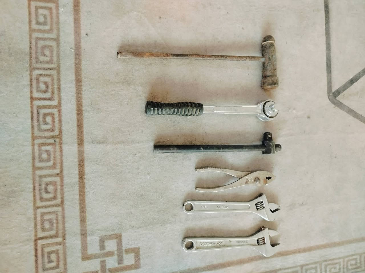 سلام عليكم للبيع مجموعت أغراض المكان بغداد البلديات للمعلومات التصال على رقم الهاتف *********** علمت لأ يوجد توصيل
