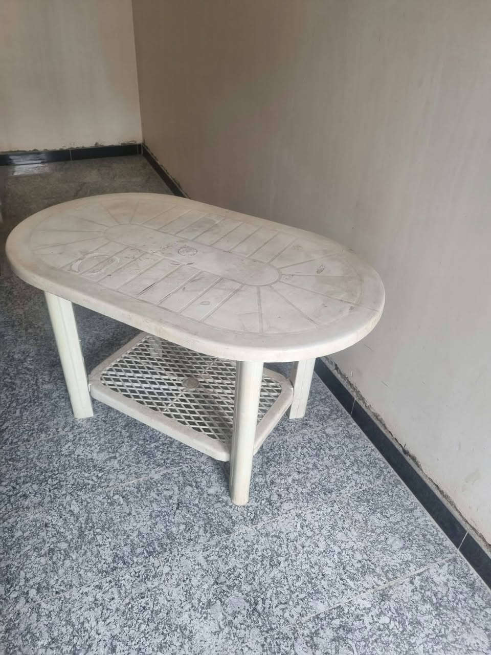 طاولة • ديكور