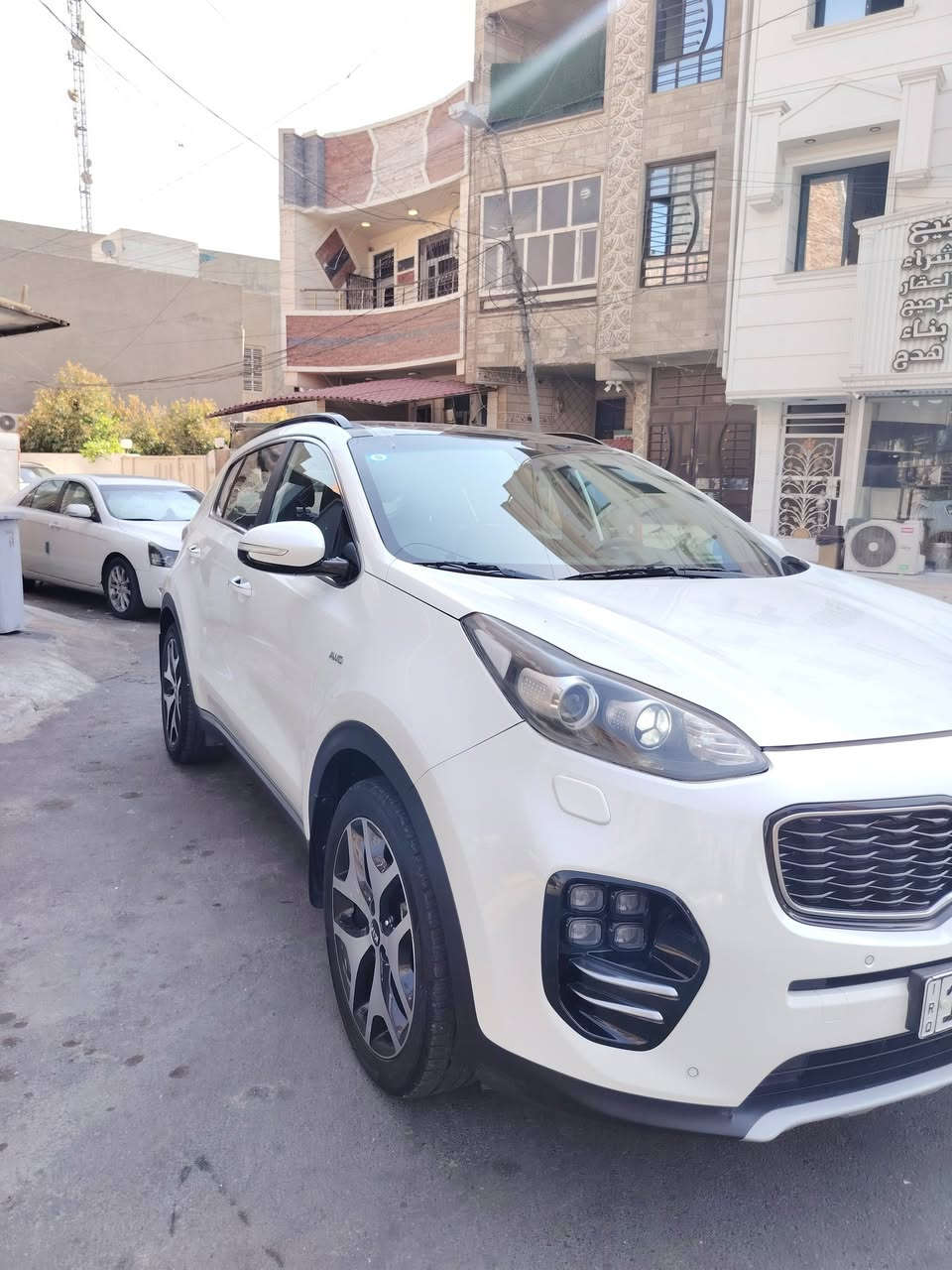 كيا سبورتج 2018 خليجي وارد ايراني
كفالة صبغ وتبديل حتى الدعاميات بدون نواقص
سيارة جديدة جدا بيها مكانين بارد كل مكان كد الاصبع
عداد المسافه ١٠٦ الف كيلو 
رقم بغداد تحويل مباشر ب اسم المشتري 
المواصفات 🔰 1/1 اعلى فئه ب السبورتج 
بصمه ابواب وتشغيل 
سقف بانوراما 
فور ويل
محرك 2.4 GDi 
مقاعد جلد قرميدي
كشنات تدفئه تبريد 
ستيرن تدفئة
تبريد قطعتين 
داخل وخارج زينون
زراكات لايت 
بك لايت لد 
كشنات الامامي كهرباء 
كشنات الخلفية تدفئة
مخارج اوكس UBS
كامره خلفيه 
شاشه 
حساسات امامي خلفي 360 درجه 
كروز سرعه 
شفتات ب الستيرن 
ترحيب عند الاقتراب 
جنطه كهرباء 
مري شفط + اشاره 
سايد بريك دكمه 
اوتو هولد 
وضعيات قياده 
السيارة فول مواصفات للاخير 
السعر ١٨٨
مكانها الاعظمية او معارض الكريعات معرض العبيدي
***********
