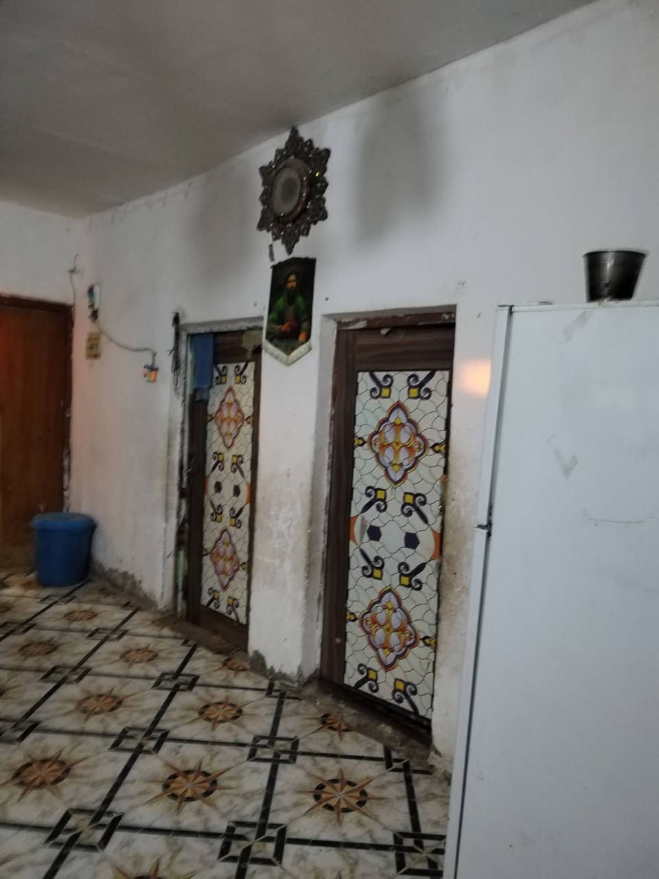 بسم الله الرحمن الرحيم
بعد التوكل على الله سبحانه وتعالى
للبيع بيت زراعي 200م2 مشمول بالتطويب منطقة بدعة الرحمه جهة الولايه نهاية الشارع الخدمي الي خلف حسينية العقيله مكون من غرفتين 6×4 وصاله 6×5ومطبخ4×3 واستقبال7×4 وطارمه10 ×9 وصحياة خارجيه مع مخزن 4 ×2
السعر 20 وبي مجال
الشراي يتصل على الرقم ***********
