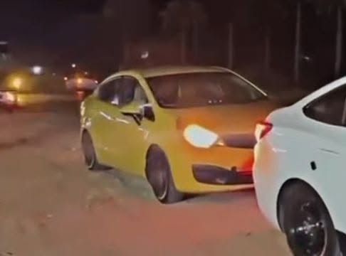 سلام عليكم ريو مديل 2015 سياره جديده حداديه غرفه كلها دوشمه سنويه ل 28 مال جناي السعر 75 وبيها مجال بسيط عنواني بياع استفسار ***********
