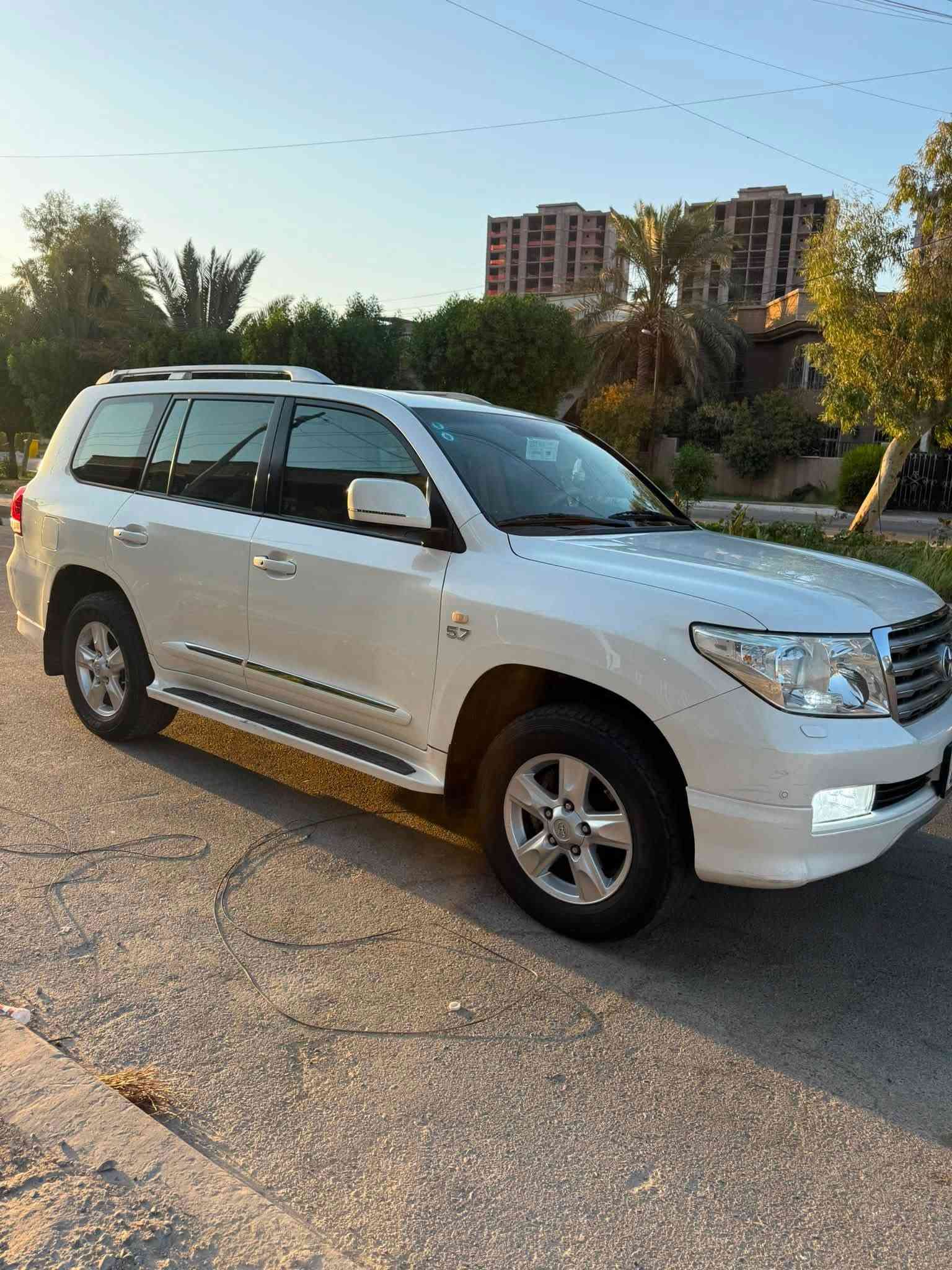 السلام عليكم
للبيع سياره 
 لاندكروزر موديل 2010 VX.R 5700
مكفوله كفاله عامه بدون شخوط ولا جارد 
سياره بحاله الوكاله جديد 
موصفات5 بصمه  فول تجي موصفات لكزاز 
ما يحتاج تنذكر معروفه 
رقم هزه سنويه كله جديده قبل شهر سويته 
السعر 3 دفاتر 300 
مكان سياره بغداد حي الجامعه 
رقم اتصال 📞 ***********
