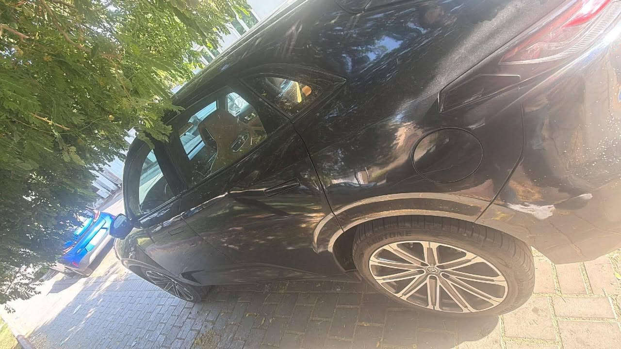 🚘 للبيع شانجان UNI-K موديل 2022

⚠️ ملاحظة مهمة: السيارة ناقصها الرادار الأمامي وحساسات ضغط التاير.
🔹 اللون: أسود مائل للنيلي
🔹 الممشى: 71,000 كم
🔹 محرك 2.0 تيربو
🔹 قير أوتوماتيك
🔹 دفع رباعي AWD
🔹 كاميرات 360°
🔹 حساسات أمامية وخلفية
🔹 فتحة سقف بانوراما
🔹 مقاعد جلد كهربائية
🔹 تسخين وتبريد المقاعد
🔹 مثبت سرعة
🔹 شاشة وسطية + شاشة عدادات رقمية
🔹 دخول وتشغيل ذكي
🔹 إضاءة LED
🔹 جنوط ألمنيوم

🛠️ الحالة: صبغ حزام، بدون تكم ولا قمارة، والباقي أكفله إلك من كص إلى كص.

📍 بغداد – شارع فلسطين
💰 السعر: 26 مليون قابل للتفاوض
📞 ***********.
