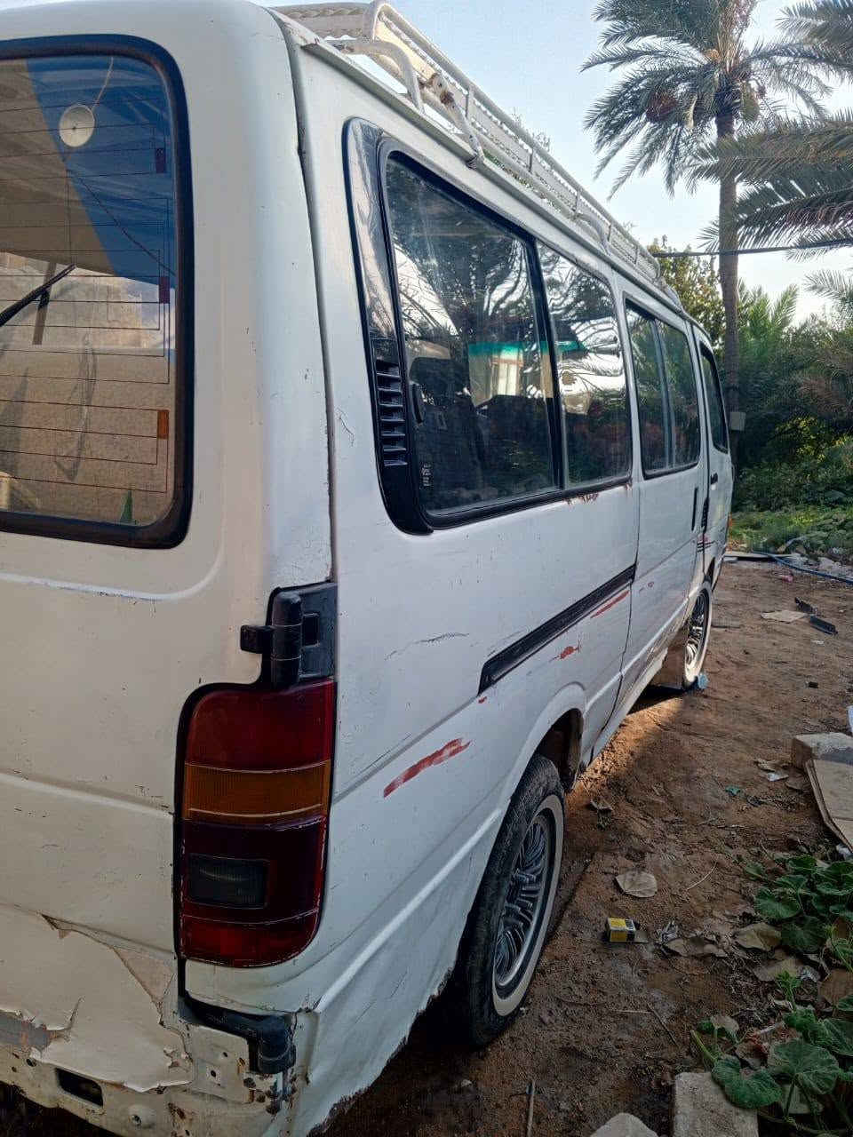 السلام عليكم ورحمة الله وبركاته..هايسا 92..14راكب..مكينه ثري واي متعهد بيها لاصرف لاتبخير صدرها الامامي نص عمر.كيرها احيانا بي قره ..خير من الله..مطلوبه 600. هيئه ومرور..صاحبها بالغزاليه...السعر 18 سياره جاهزه...تفيدك خطوط ع باب الله..
.***********...وتساب مكان السيارة بغداد...
