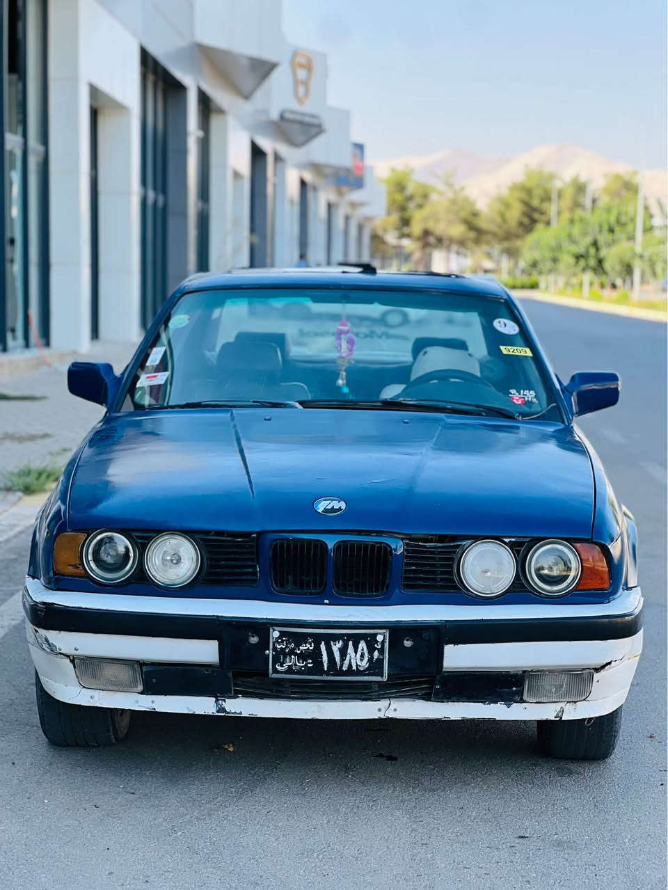BMW 525 🖤 مۆدێل١٩٩١
گێروومەکینەی بەشەرت مەزبووت 
گێری عادییە ئاڕمی پلاستیکی سلیمانییە .
سعری ١٥ $$$$$ کەمێ معآمەلا 
تایەو ویلی سپۆڕت. 
شوێن سلیمانی 
ژم.***********
*********** السليمانية, العراق

