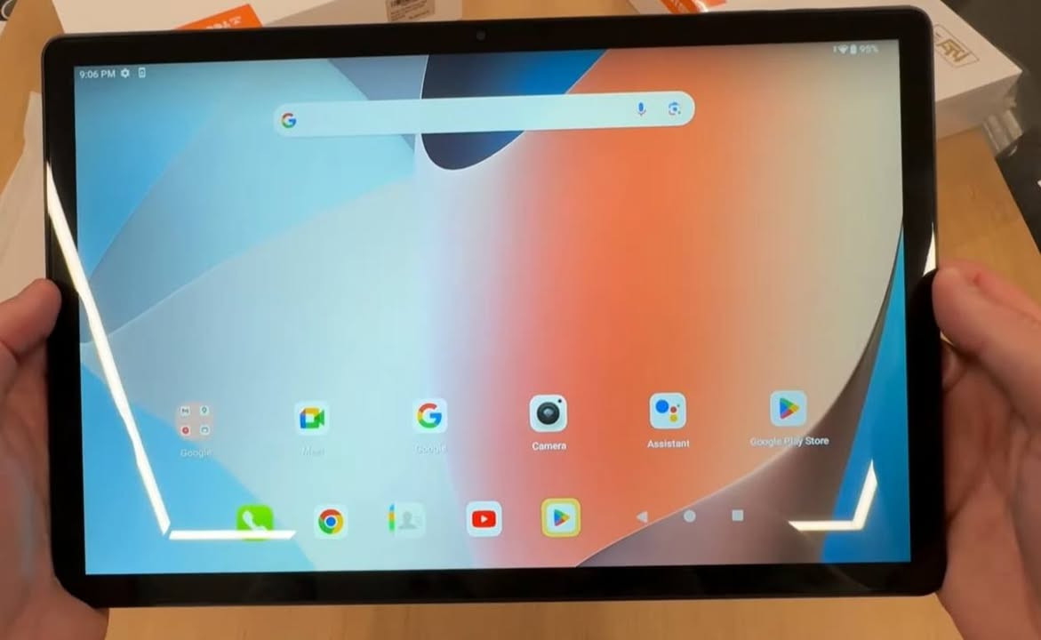 ايباد TECLAST T65 MAX للبيع بسعر 300 الف قفل ، ويدعم شريحة السيم كارت .. 🤩🔥
المواصفات ..

🖼️ شاشة : حجم 13 بوصة وبدقة Full HD+ 1920x1200 من نوع IPS LCD  .

💾 ذاكرة 256 ، رام 8 + 12 .

🔋🔌 بطارية : حجم 10,000 ملي امبير وتدعم الشحن السريع .

🎮 معالج : من نوع ميديا تك هيليو جي 99 يدعم تشغيل الالعاب القوية مع الأداء القوي بالتصفح والدراسة .

ملحقات الجهاز :

كفر دفتري مع كيبورد بلوتوث يصير وي التاب عن طريق المغناطيس بالكفر ، كيبل شحن USB تايب سي وكيبل شحن ثاني تايب سي to تايب سي ، ابرة لمكان شريحة SIM وبطاقة مايكرو SD .

للتفاصيل اكثر والاستفسار تواصل على رقم واتساب 
( *********** )
