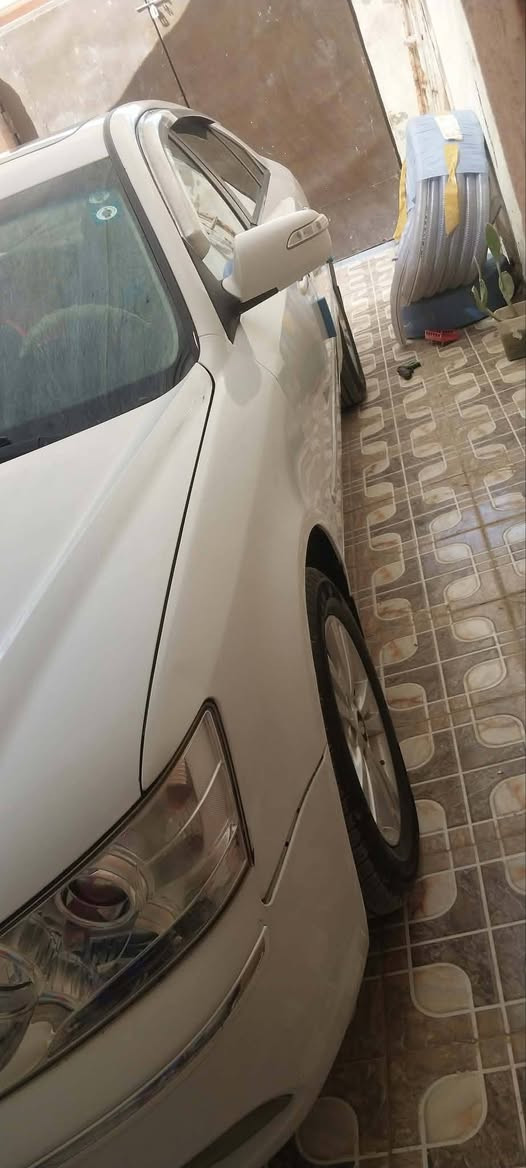 سلام عليكم سوناتا11خليجي مقدس رقم بغداد بسمي  تخم تاير حداديه جديده تبريد ثلج سياره حادثه مجفيه عل يسره فقط اكفلك كص وشواصي فقط تجيه ونصبغت عام *********** السعر 95وبيها مجال مكان بابل الحمزه الغربي
