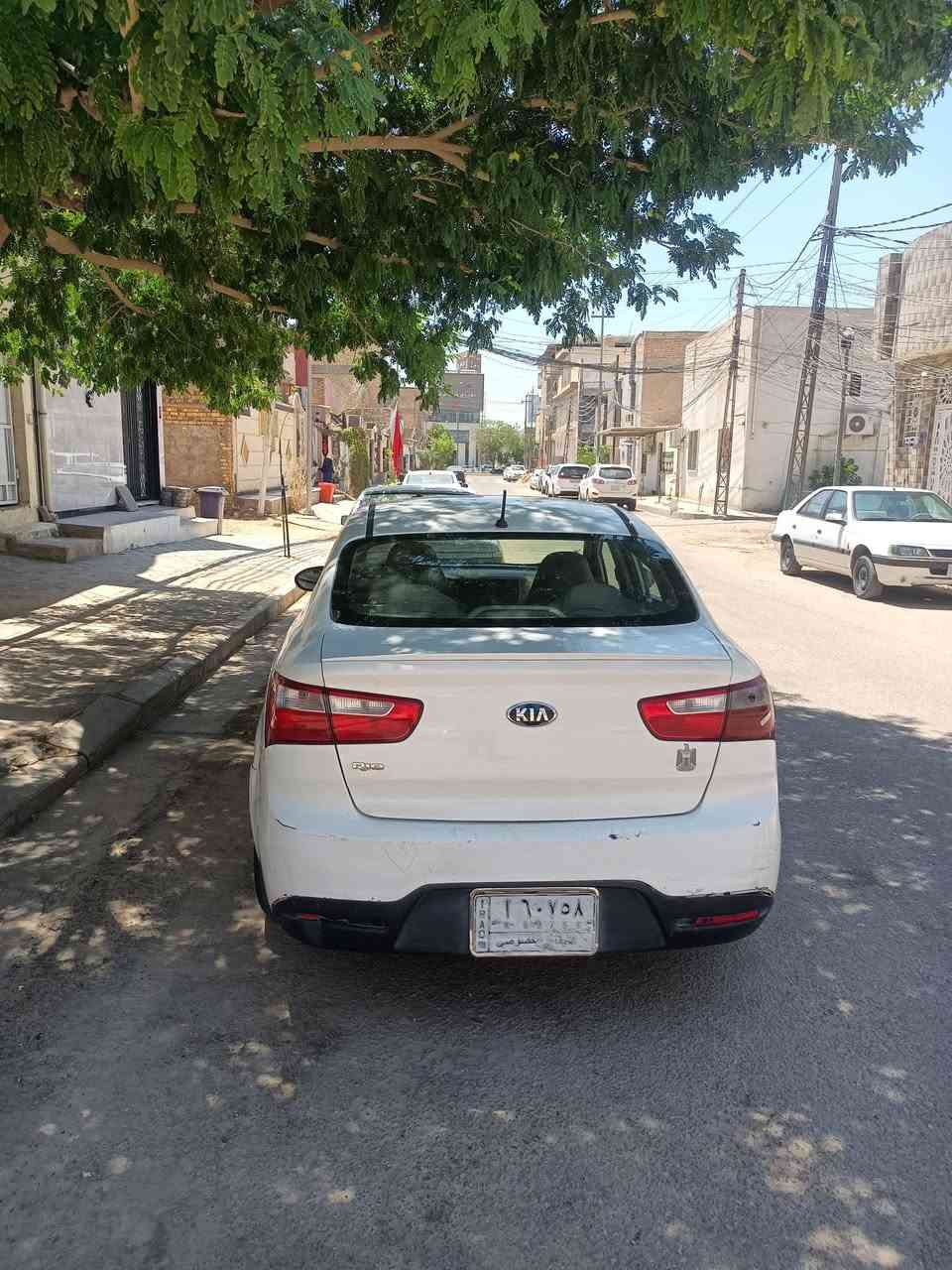 كيا ريو للبيع موديل ٢٠١٥مكينه خليجي ١٦٠٠ بيهه ٣قطع صبغ جاملغ خلفي وبيبان ٢جهة سايق السعر  ٧٧وبيهه مجال العنوان نجف تقاطع جامعه وفاء للاستفسار الاتصال عل رقم واتساب ***********

