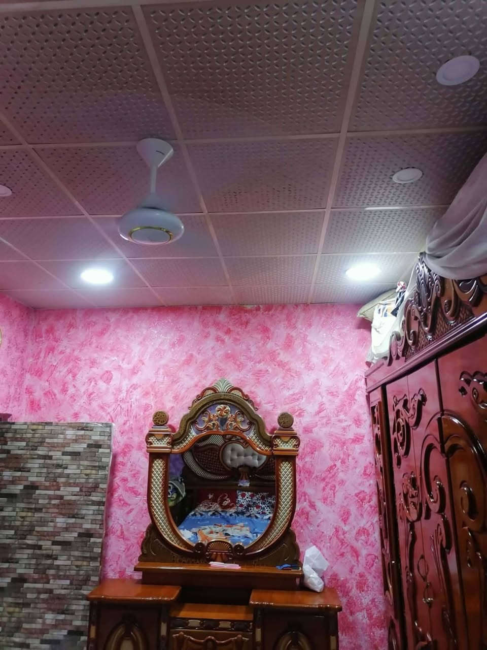 بيت 80متر امامي مع شقه معزوله ثاني بيت عن ركن يحتوي صاله واستقبال وغرفه ومطبخ وصحيات خارجيه بيع مستعجل سعر 105مع مجال***********
