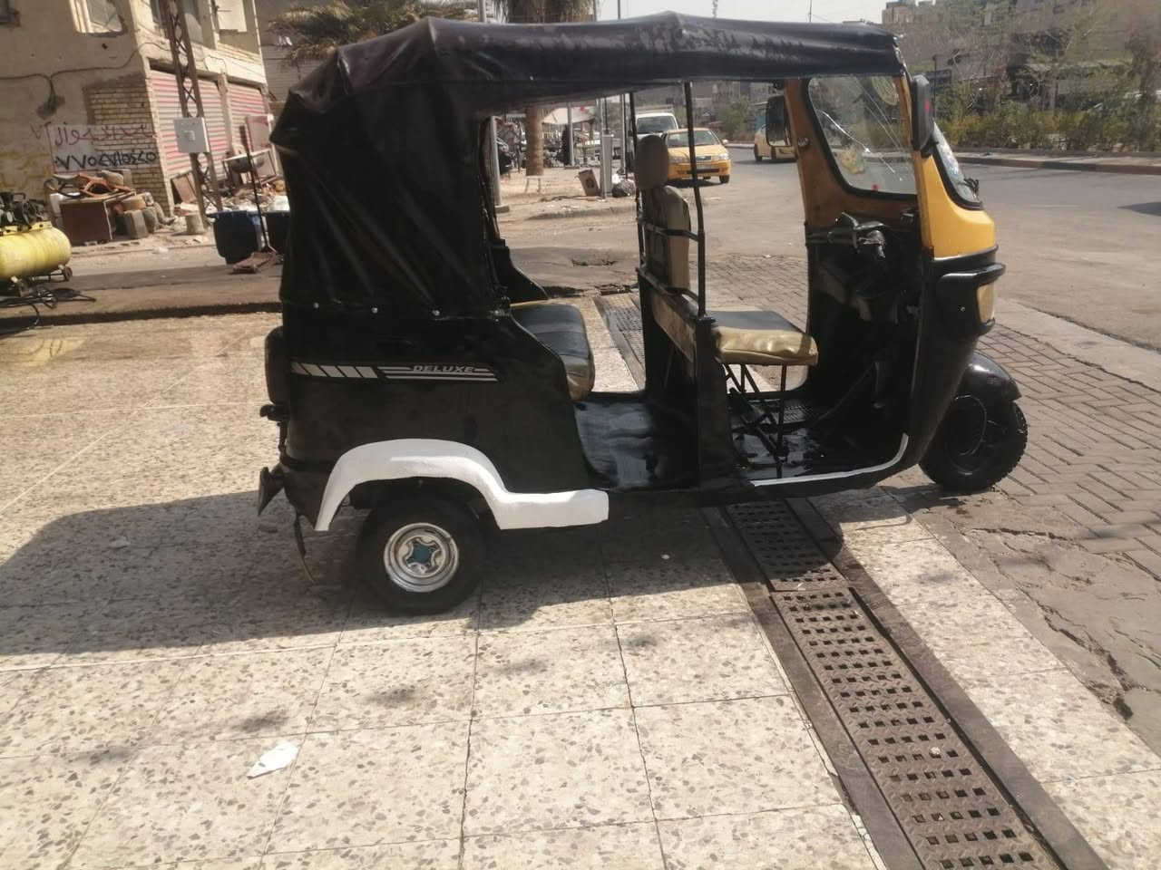 مكينه٠٢ تكتك جاهزه كل نقص مابيه سعر٢٥٠٠ مكان البياع شرطه الخامسه ***********
