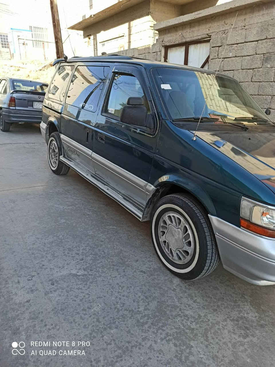 سلام عليكم
دوج كلايزر للبيع موديل 1994 مكينة دوج 3300 كير كهربائي دوج 2007 الكير و المكينة شرط كهربائيات كلها شغالة مشط ستيرن جديد تايرات بحالة ممتازة

مكانها الموصل 
السعر 42 بي مجال بسيط 
التواصل عل الرقم ***********
