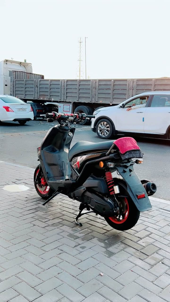 سكنس جبلي دراجه صارله  4 اشهر من طالعه من رمبه دراجه شرط بدلت بيه ولفات فقط  مكينته تخبل جديده دهن كله امزويل سعره مليون او 300 مجاله قليل رقمي ***********
