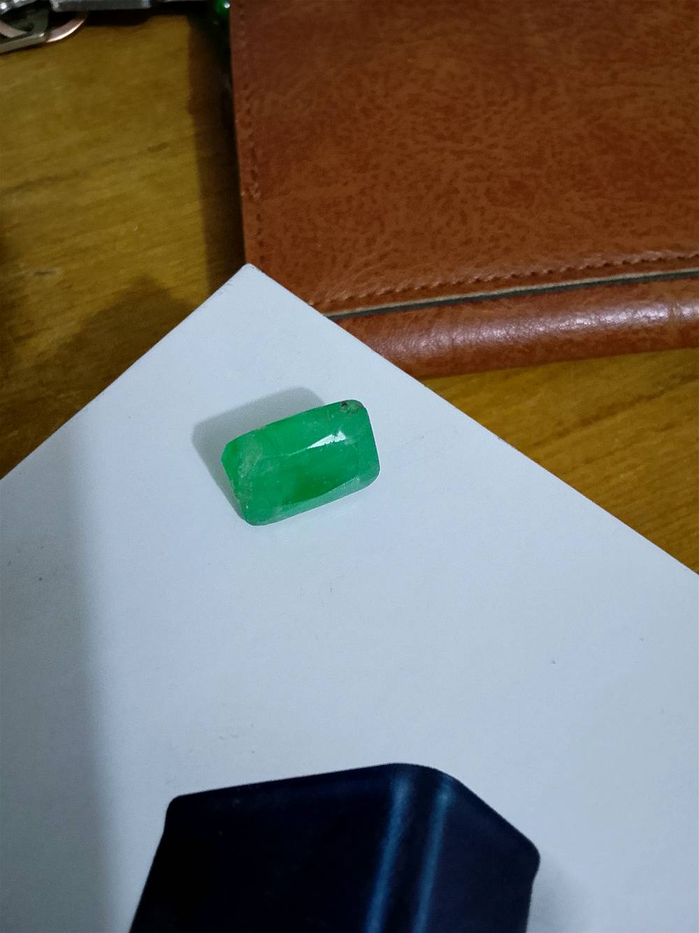 أحجار كريمة للبيع السعر ١٥٠