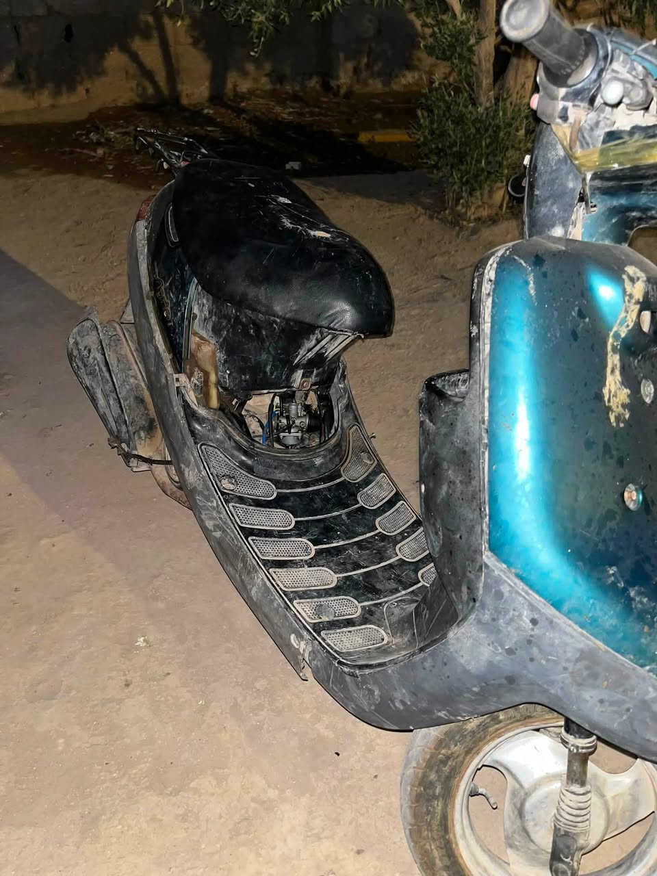 دراجه بطه توني مجفتها بوشه وبستم كابريتر نضيف وشوته تواريها جدد شغاله عل شرط بس لايت طفى سعرها 100 الف ***********
