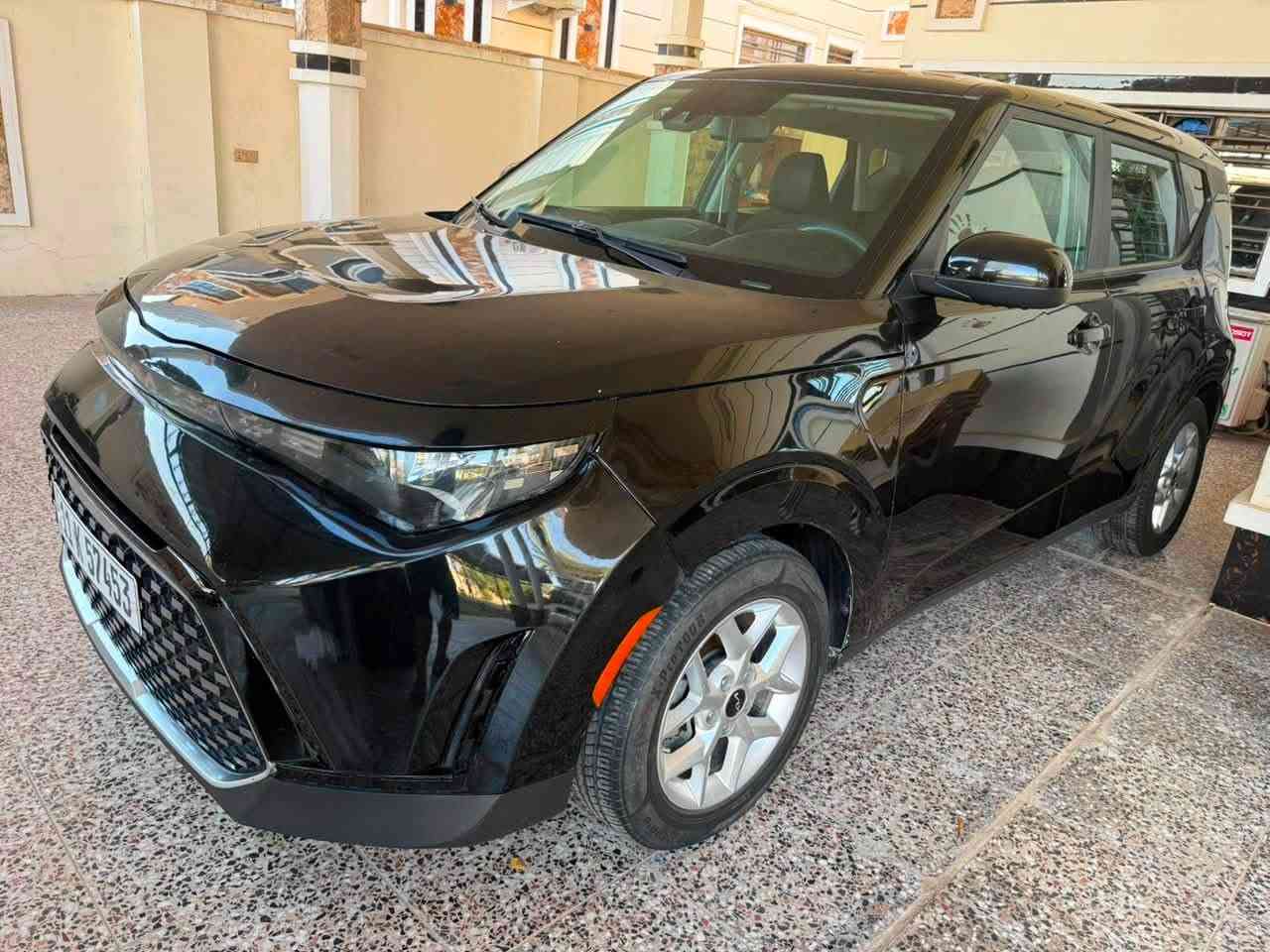 السلام عليكم كيا صول موديل ٢٠٢٣ ماشيه ٦٠ سيارة حادثها جاملغ وبنيد وبارد باب خلفي قليل سيارة خير من الله كير مكينة تبريد السيارة نص فول مكينة ٢٠٠٠ السيارة ب ١٤٠ وبيها مجال ***********.
