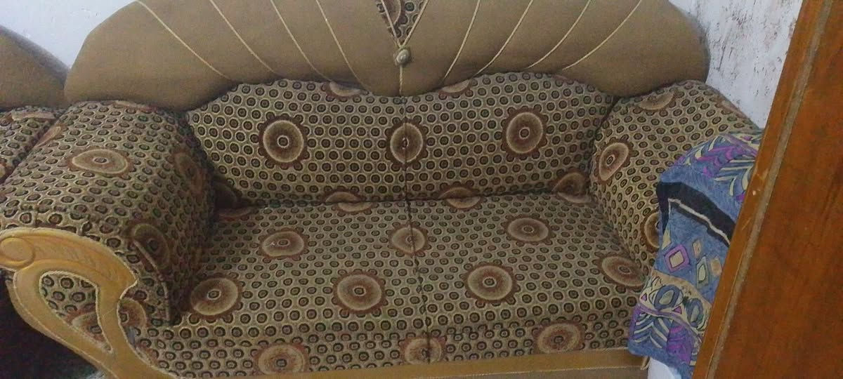 سلام عليكم حبايب عندي ذن قنفات 5قطع سعرهن150 موقعهن كربلاء الحرشىراي ينتصل***********
