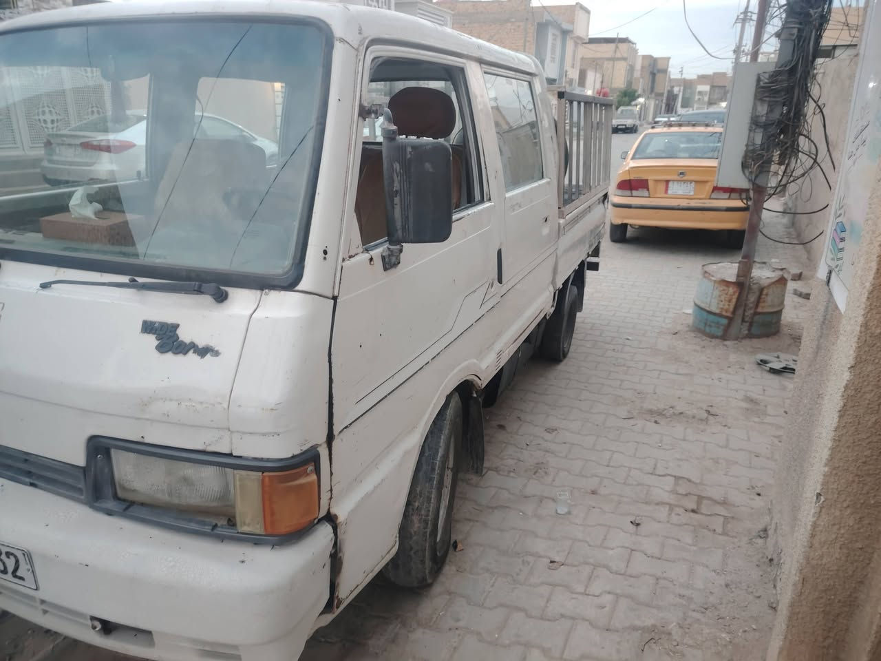 بيع سيارة كيه موديل 92 المكينه صارله 25 يوم من شديناها طابوكه جديدة حدادية جديدة اكسن وشاصي مكفول رقم شاصي وتايرات كلهن نظيفات السعر 52 ورقه عنوان النجف حي ميسان الرقم للاستفسار ***********

