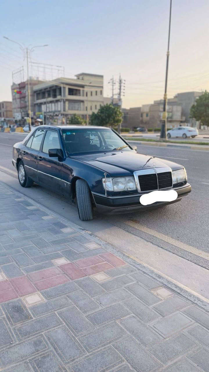 السلام عليكم ورحمة الله وبركاته مرسيدس دب موديل ٨٩ محدثه ٩١ انكليزي رقم كربلاء بسمي تحويل مباشر اريد مراوس بسياره حسب القناعه *********** الي يريد يتصل السعر خاص
