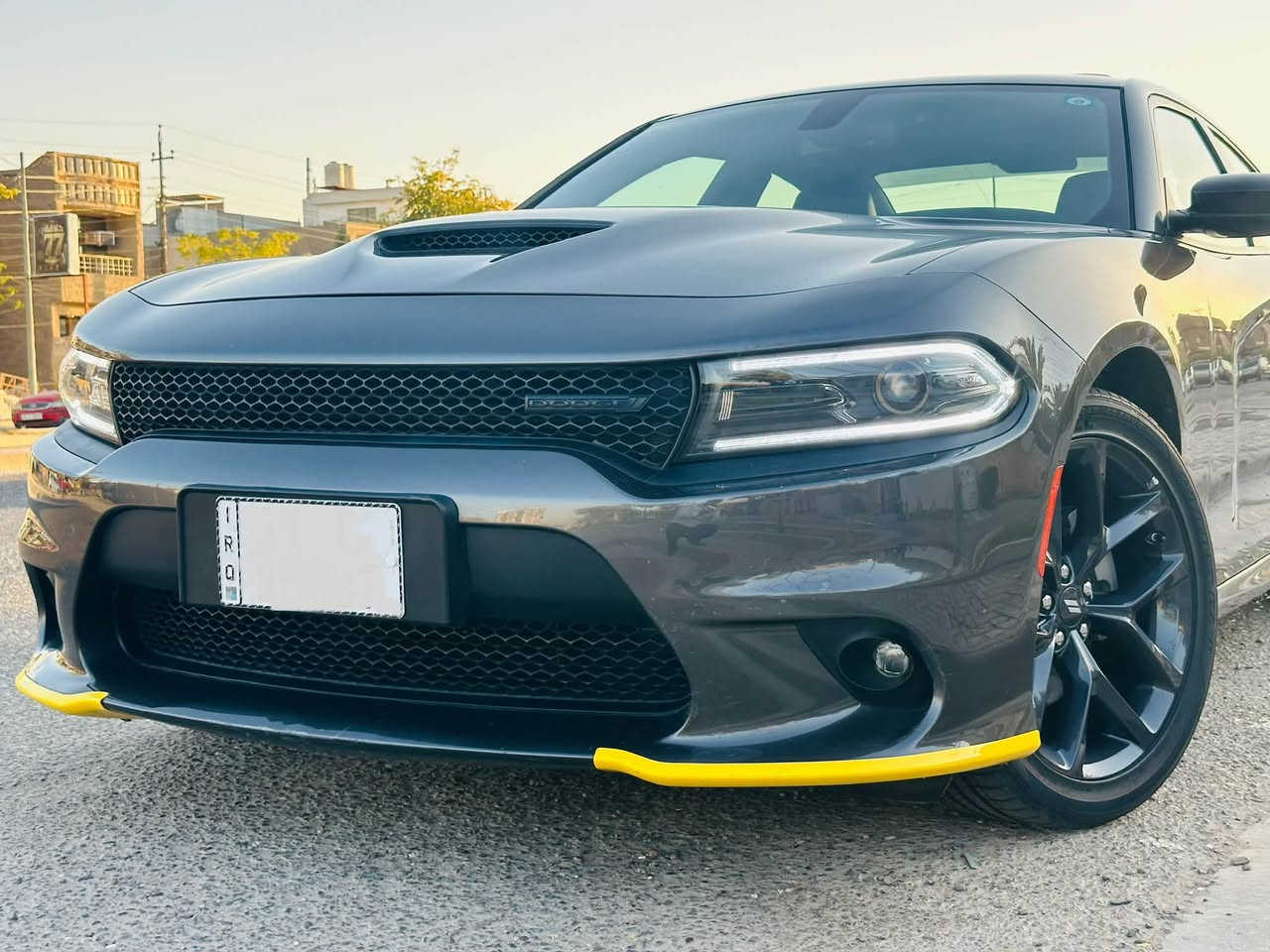 جارجر جي تي بلص
فول 1 /1 رادار جانبي 
‏CHARGER GT Plus 
اخر اصدار لاست كول 
الموديل :2023 . (خليجي)  النداء الاخير. وكاله هارلم 
العداد :27 الف كيلو  سياره بعده بحالت زيرو  
الضمان : 3 سنوات او 60 الف كيلو متر . 
المحرك : V6.  3.6L
مكفوله من الصبغ و التبديل  
مرقم بغداد الجديد كامل تحويل ثاني يوم 
المواصفات : رادار جانبي…….
* جناح خلفي اسود. 
* ويل قياس 20 انچ اسود . 
* مقود القيادة رياضي . 
* مقاعد رياضية من الشاموا الأسود.
* نقطة عمياء . 
رادار جانبي.
* مصابيح أمامية زنون . 
* كشافات الضباب زنون . 
* المصابيح الأمامية مع LED . 
* حساسات خلفية. 
* شاشه كبيرة مع نظام ملاحة نفكيشن GPS . 
* سستم صوت الپاين .
* فتحة سقف (سلايد) . 
* المقاعد الأمامية كهربائية . 
* ذاكرة لحفظ وضعيات الجلوس (ميموري) . 
* مقاعد أمامية تبريد وتدفئة . 
* تشغيل عن بعد . 
* المقود كهربائي . 
* تدفئة مقود القيادة . 
* محدد سرعة . 
* تلفون بلوتوث . 
* كاميرا خلفية .
* مرايا متحسسة للاضاءة العالية .
* كير شفتر بالستيرن . 
* دخول ذكي (بصمة) .
مكاني بغداد
***********هاتف
