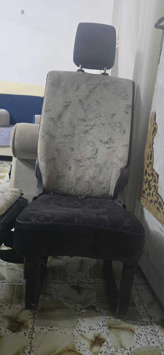 سلام عليكم سبير 15 نيسان وتخم كبات نيسان و كشن يرهم نيسان 25 وهايسة ام بوز مكان بغداد لعبيدي ***********
