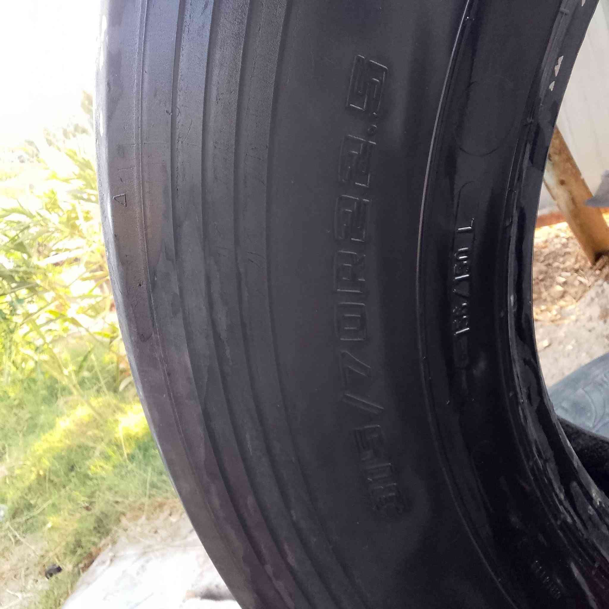 زوج تاير  للبيع
حجم 315/70/R22.5 

***********
