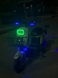 ماطور R8 • ٥ بطاريات • الموصل