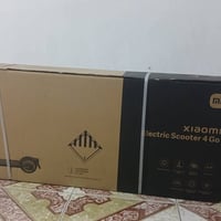 عندي سكوتر شحن جديد بالكارتو للبيع السعر 400 وبيه مجال قليل مكاني بغدا...