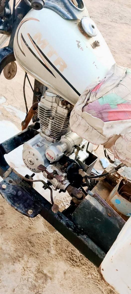 السلام عليكم ستوته للبيع مديل 2016  كلك مكفولهه  لكسن جديد مكينه جديده  مديل 2022مامفتوحه سعر 475 بيه مجال   حك جيه ستوته جاهزه  من كلشي   مكان الديوانية قضاء المهناوية  ***********
