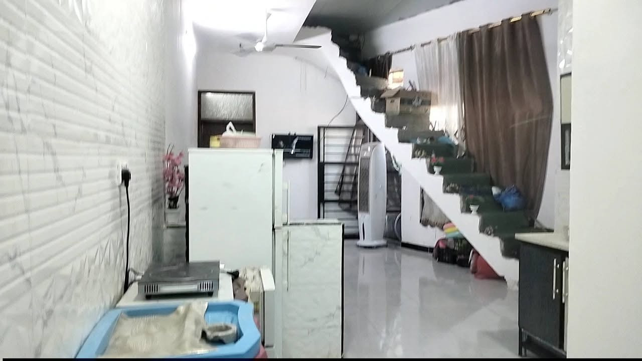 اسلام عليكم للبيع مشتمل 100 متر طابو زراعي سند 25 وجه خمسه نزال 20 يحتوي غرفه واستقبال وصاله مفتوحه على مطبخ مع صحيات خارجيه موقع بيت حي متنبي خلف بيت كسار اتصال بل رقم *********** مو شراي لا يتعبني
