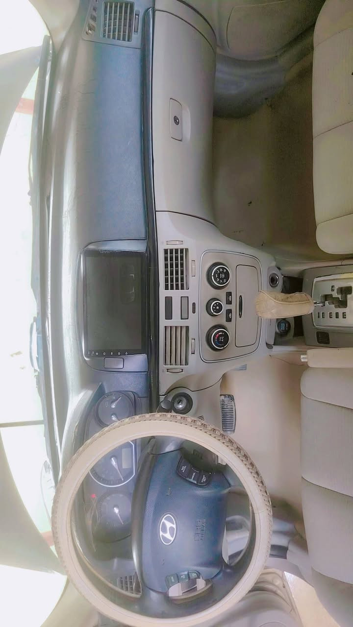 سوناتا للبيع موديل 2007 وارد أمريكي رقم بغداد إنكليزي كير ومحرك مكفولات تخم تاير تبريد شغال السنويه ل 30 السعر 75 اوبيهه مجال للطيبين الاتصال على الرقم ***********
