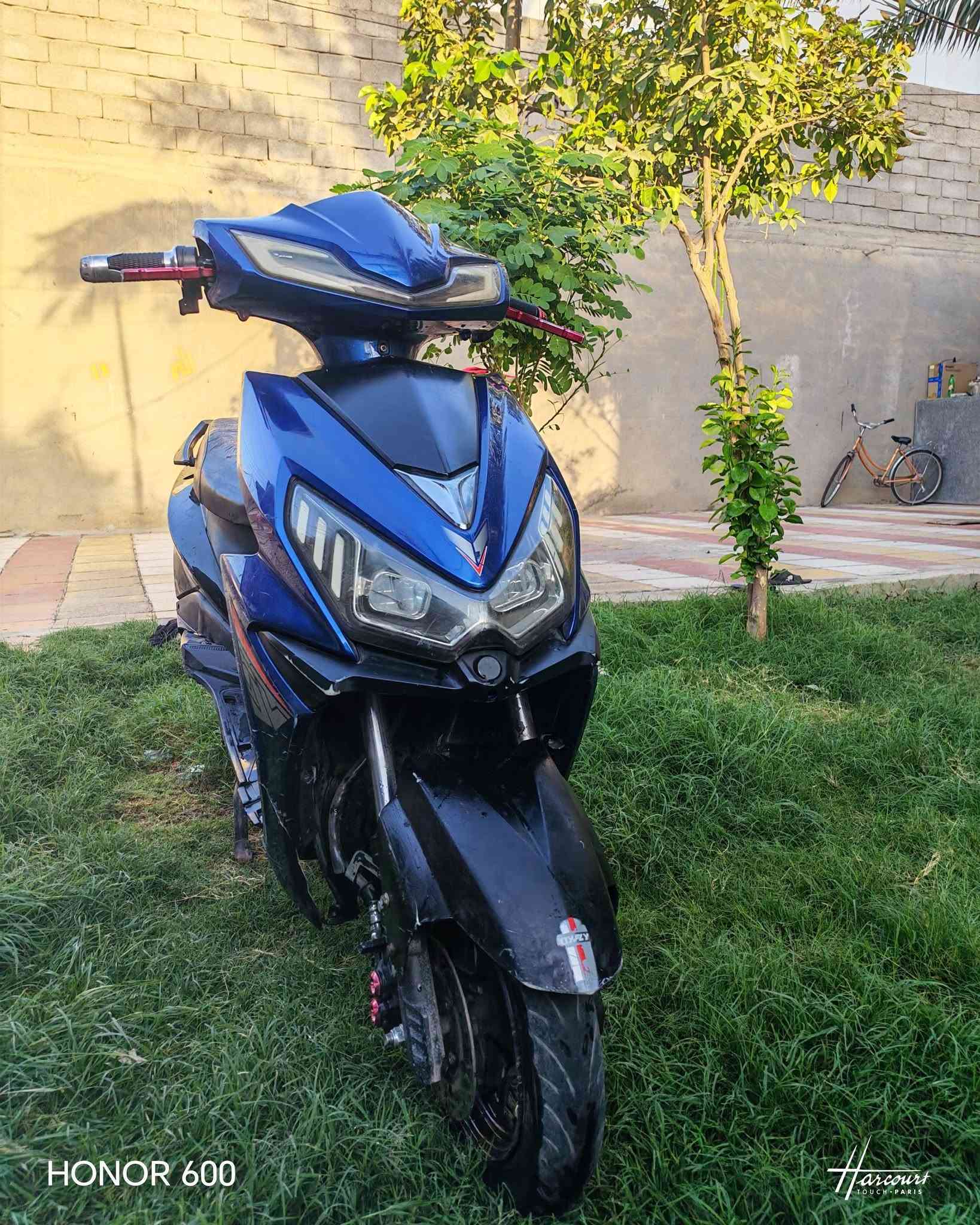 دراجه شحن سكنس موديل 2025
بطاريات من شركه WINIEE 
بطاريات استخدامه قليل اقل من 4اشهر 
سرعه 60
مسافه اكثر من  50 كيلو 
 ابريك خلفي ميشتغل 
المكان بغداد / قضاء الزوراء /الباويه 

سعر 375الف 
التواصل خاص او على واتساب***********
