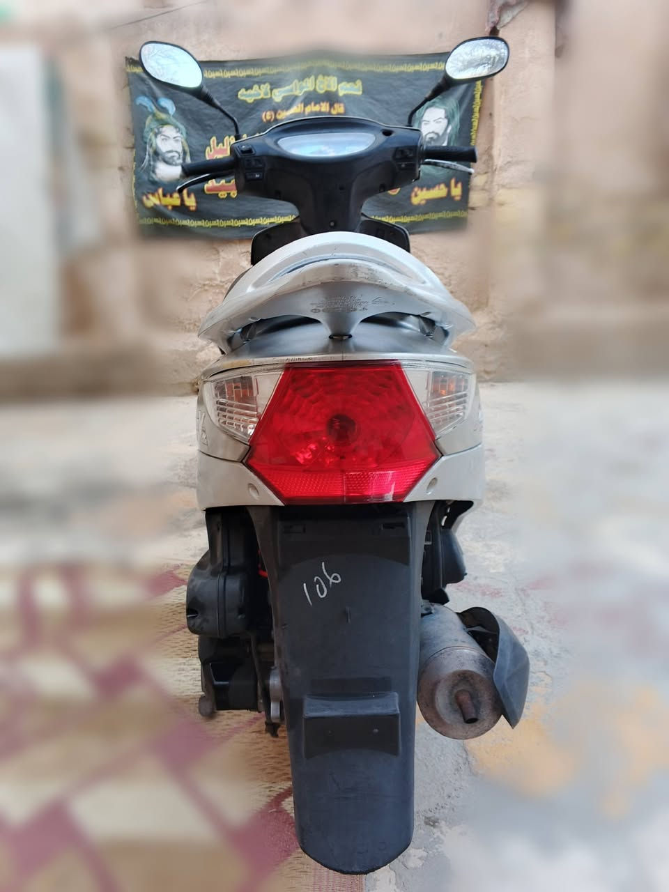 السلام عليكم

كامكو V2 للبيع

دراجة جديده مال حاويه برغي ما مفتوح بيها
وين ما اتريد تفحصها افحصها "

مكينتها 150 
مديل 2015 

دراجه جديده ونضيفه
شغاله نگره سلف

سعرها 675
مكاني النجف ـ حي الميلاد 
***********
