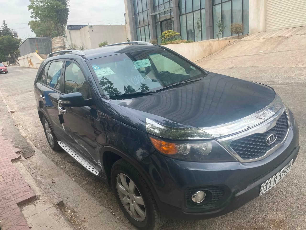 سلام عليكم سورنتو للبيع رقم بغداد تحويل مباشر بسمي وارد امريكي سياره جديده معنه الكلمهه سياره بيها صارت هاي ضربه بصيطه ترجع بارد موديل ٢٠١١ تبريد ثلج جاهزه من كلشي اي ضربه مابيها ولا صبغ عدا هاي سعر ١٢٠ وبيها مجال مكاني بغداد رقمي ***********
