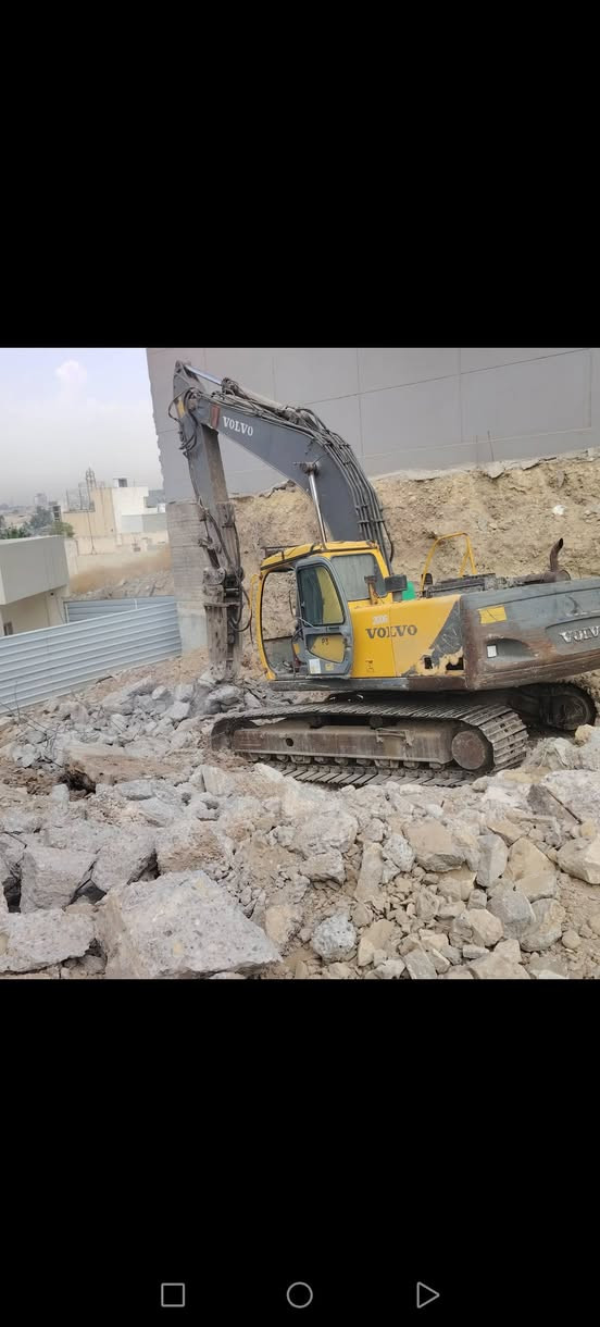 حفاره فالفو • ٢١٠LC • الموصل