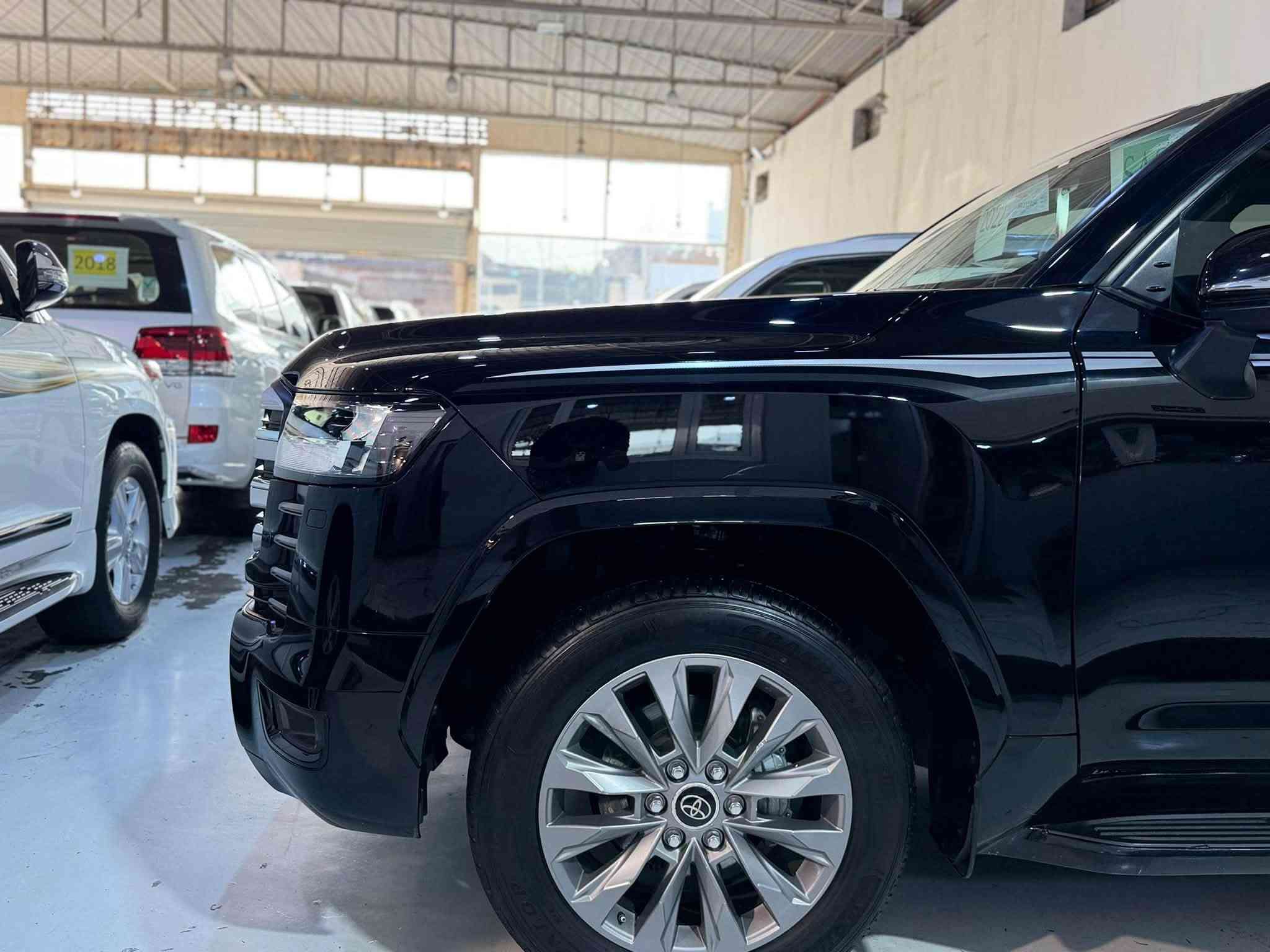 للبيع
لاندكروز 2022 وكاله ساس،،SAS،،
 فئه GX.R محرك السياره 4000 تنفس طبيعي السياره كفاله عامه 
تضليل ب سنويه السياره ماشاء الله عليها كلش نضيفه وجديده ماشيه 42 الف عنوان السياره بغداد البياع للستفسار *********** حيدر
