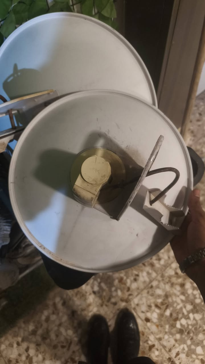 سلام عليكم 💯💯👍👍
متوفر ٣ صحن انترنيت اثنين اكبار نفس بصوره ولثالث شويه اصغر منه ونضيفاتت كلشش ممستعملات هواي تجي تفحص تقتنع ابيعلك السعر 150 الف👍🔥🔥 العنوان بغداد الاستفسار ***********
