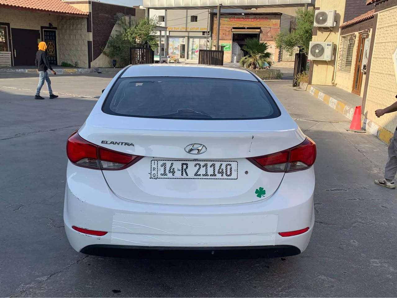 الالنترا خليجي موديل 15 فول مواصفات 
السيارة جاهزة من كلشي بيها ضربه موضحه بالصورة
بالجاملق الخلفي بصفحة السايق
السيارة للبيع فقط
105 مكاني البصرة شط العرب 
*********** Singapore
