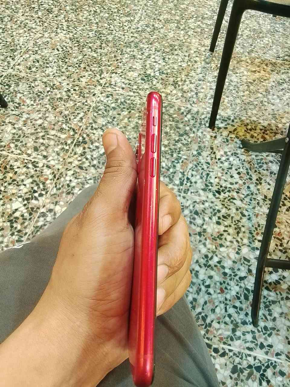 آيفون ١١ • ١٢٨ غ.ب. • شاشة مبدلة