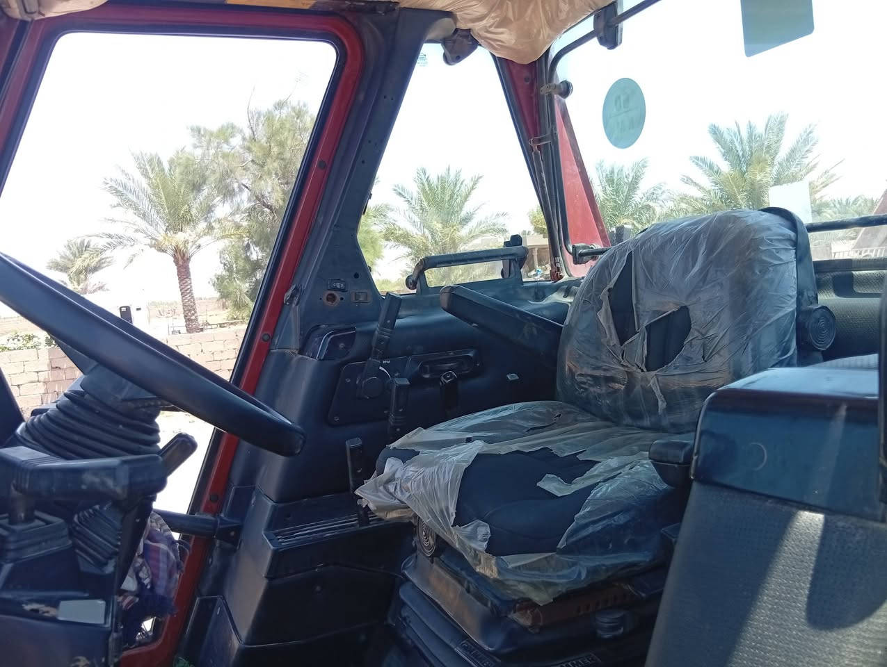 للبيع مكينه فيات 160 نص اوتاميك مكفوله كفاله عامه مكينه كامله ابلاديه تبريد شغال ويل طخماخ اكسل بارز تكمه عريضه مكان ديالى ناحيه العضيم سعر 60 بيه مجال قليل 
للتصال ***********
